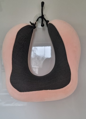 Tallgo baby pink travel neck